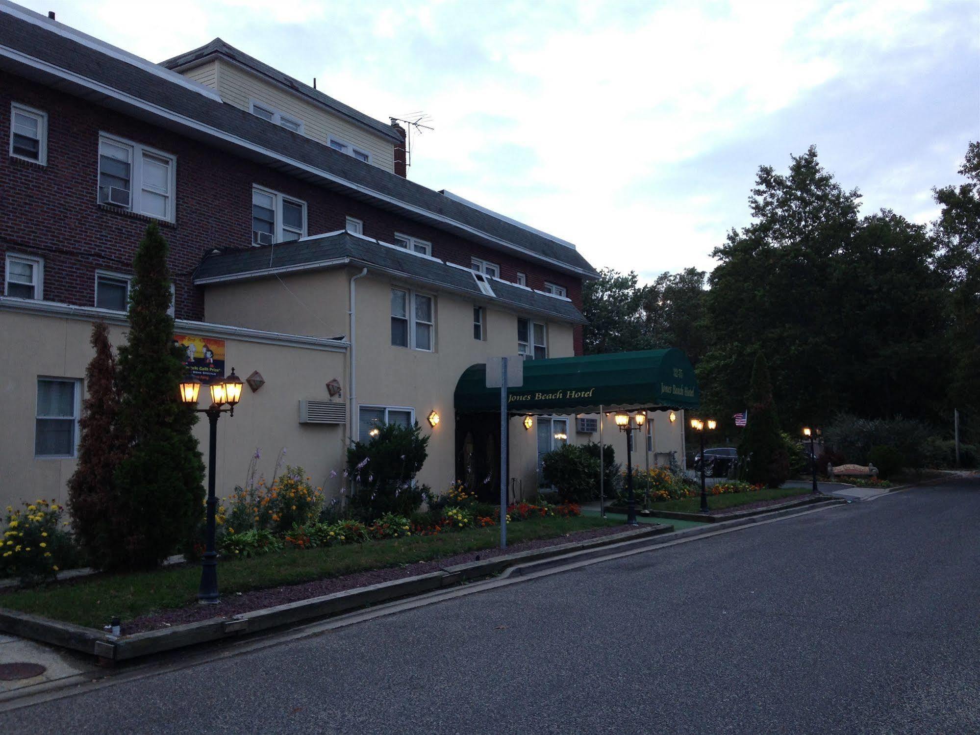 Jones Beach Hotel Wantagh Extérieur photo